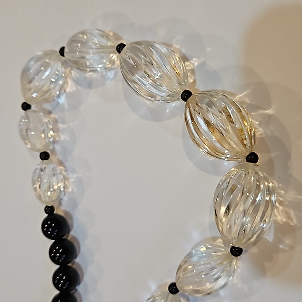 BLACK ACRYLIC BEADS CLEAR WHITE ACRYLIC BEADED NECKLACE‎ VINTAGE